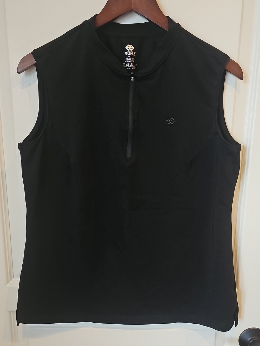 MOFIZ Women's Black Sleeveless Zip-Front Performance Tank